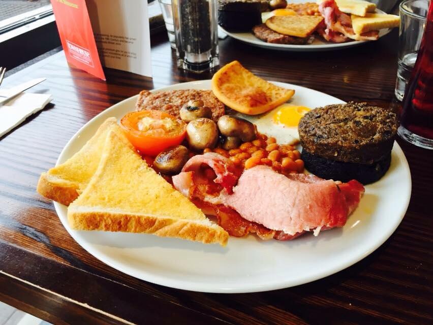 Scottish breakfast in Falkirk While I'm Young